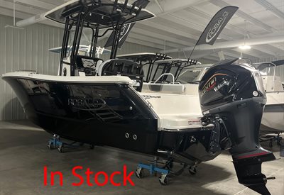 2026 Robalo R232 Explorer Deepwater Black